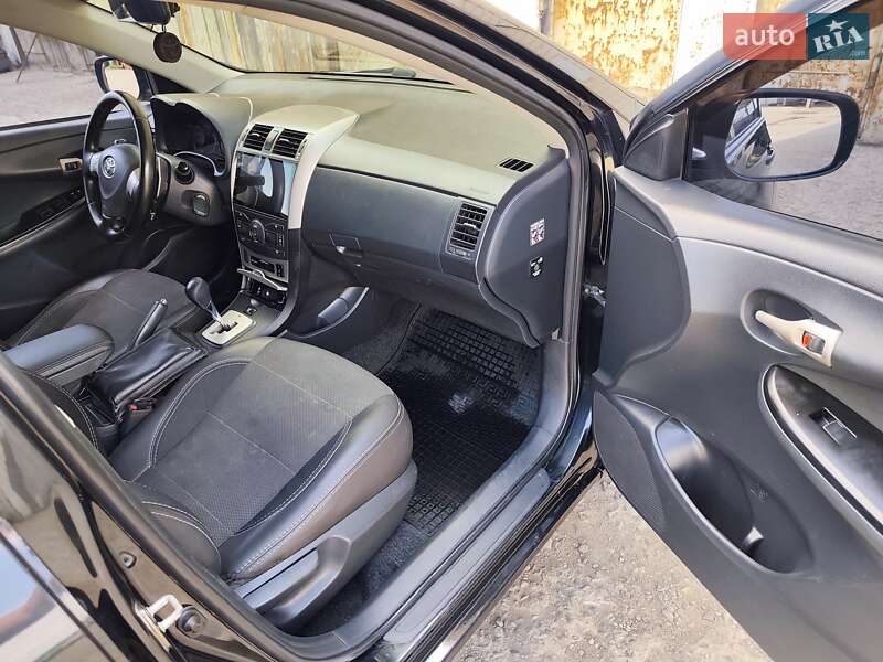 Седан Toyota Corolla 2008 в Лозовой