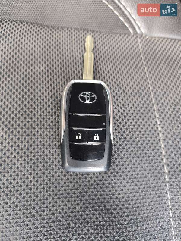 Седан Toyota Corolla 2008 в Лозовой