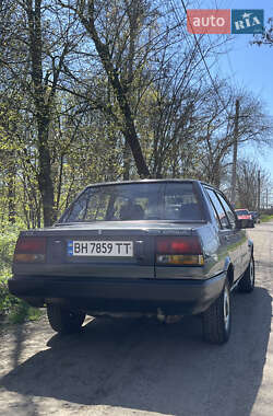 Седан Toyota Corolla 1987 в 