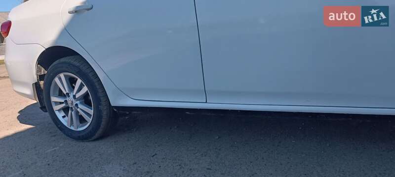 Седан Toyota Corolla 2011 в Вижнице