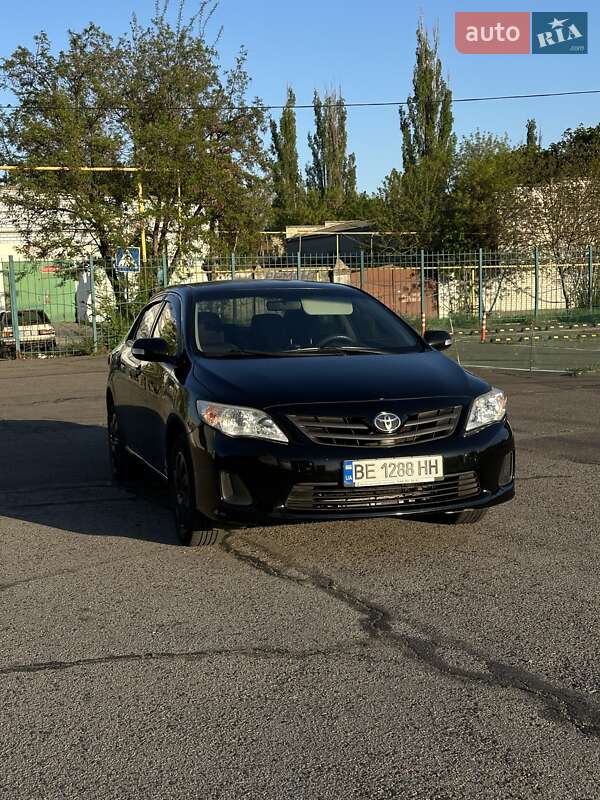 Седан Toyota Corolla 2013 в Миколаєві