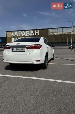 Седан Toyota Corolla 2017 в 