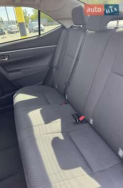 Седан Toyota Corolla 2017 в 