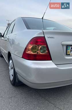 Седан Toyota Corolla 2005 в 