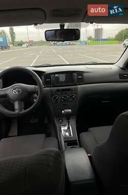 Седан Toyota Corolla 2005 в 