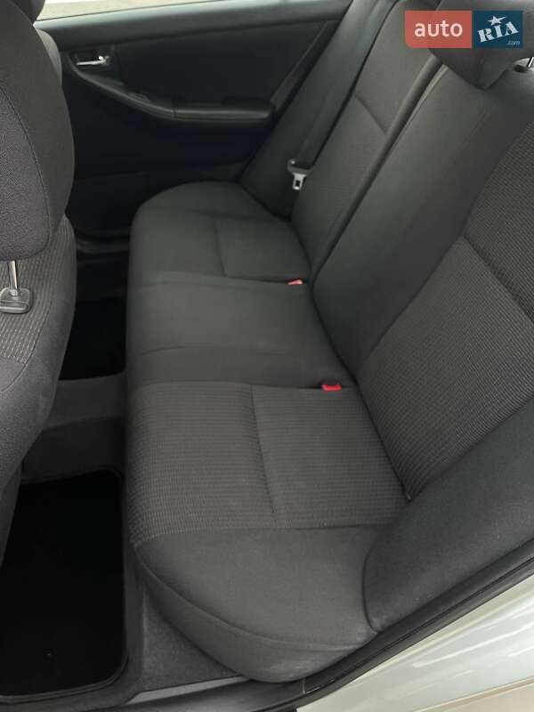 Седан Toyota Corolla 2005 в Киеве