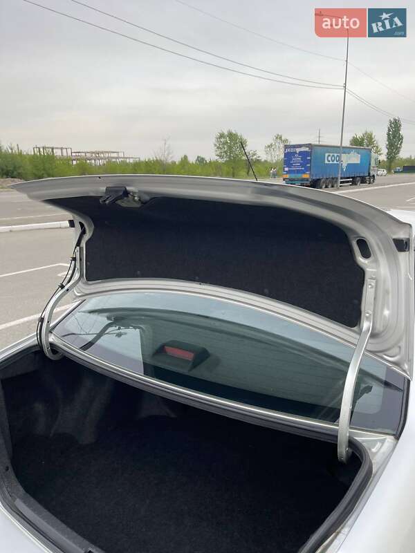 Седан Toyota Corolla 2005 в Киеве