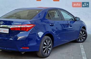 Седан Toyota Corolla 2018 в 