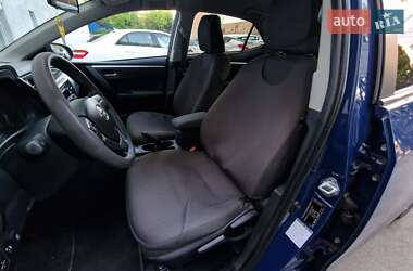 Седан Toyota Corolla 2018 в 