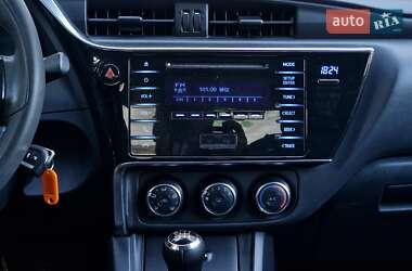 Седан Toyota Corolla 2018 в 