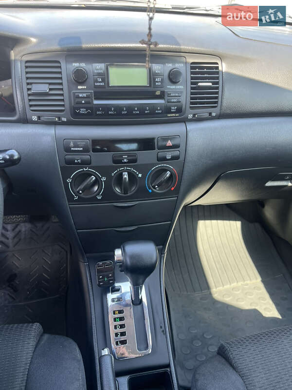 Седан Toyota Corolla 2006 в Львові
