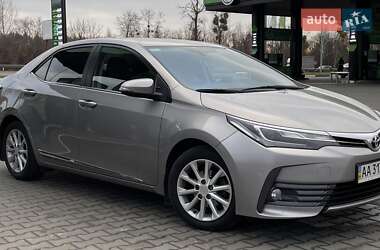 Седан Toyota Corolla 2017 в Києві