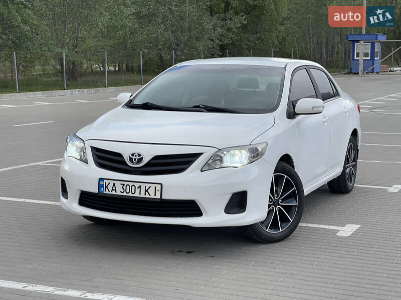 Седан Toyota Corolla 2012 в 