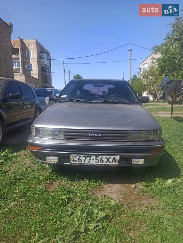 Хэтчбек Toyota Corolla 1988 в Краснопавловке