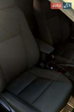 Седан Toyota Corolla 2013 в 