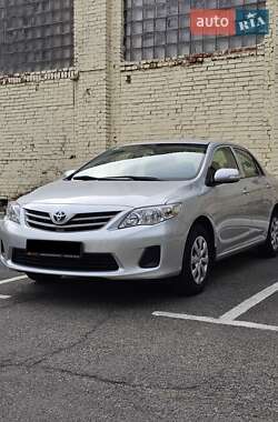 Седан Toyota Corolla 2012 в Киеве