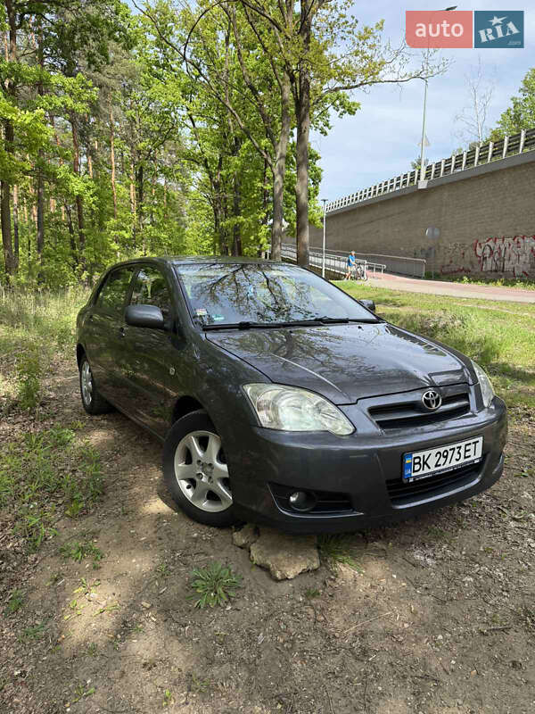 Хетчбек Toyota Corolla 2006 в Рівному