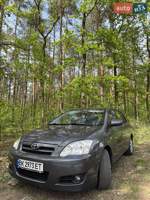Хетчбек Toyota Corolla 2006 в Рівному