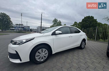 Седан Toyota Corolla 2016 в 