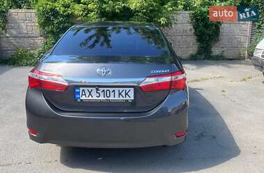 Седан Toyota Corolla 2015 в 
