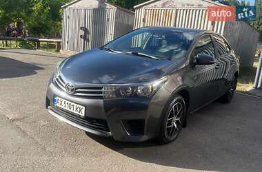 Седан Toyota Corolla 2015 в 