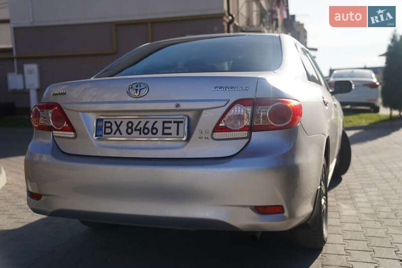 Седан Toyota Corolla 2011 в Хмельницькому
