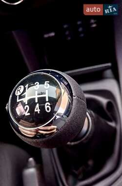 Седан Toyota Corolla 2013 в 