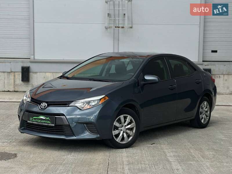 Седан Toyota Corolla 2015 в 
