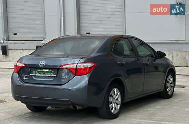 Седан Toyota Corolla 2015 в 