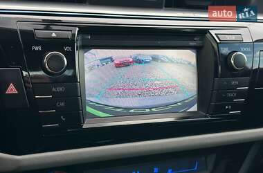 Седан Toyota Corolla 2015 в 