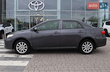 Седан Toyota Corolla 2013 в 