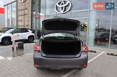 Седан Toyota Corolla 2013 в 
