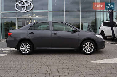 Седан Toyota Corolla 2013 в 