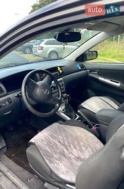 Хетчбек Toyota Corolla 2004 в 