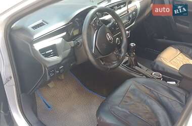 Седан Toyota Corolla 2015 в 