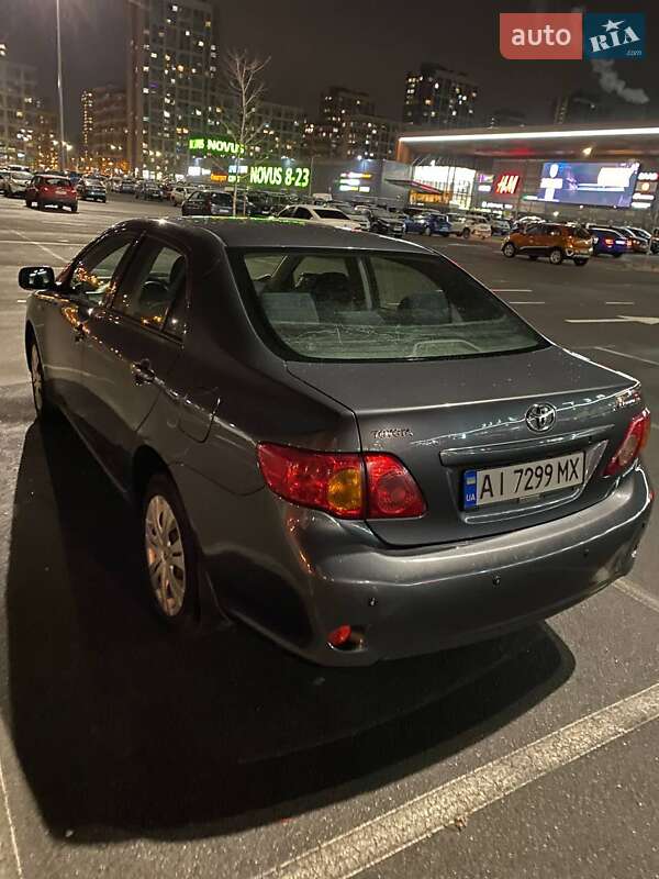 Седан Toyota Corolla 2008 в Киеве