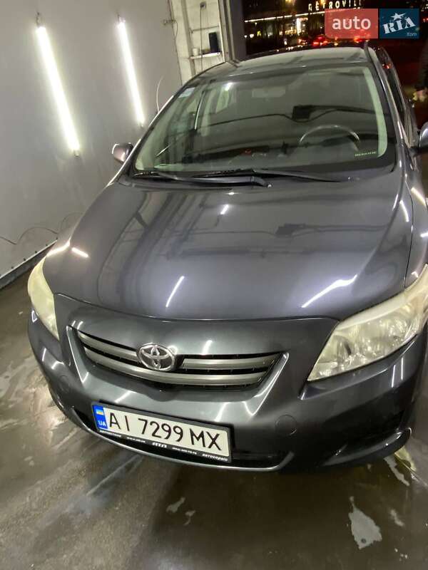 Седан Toyota Corolla 2008 в Киеве
