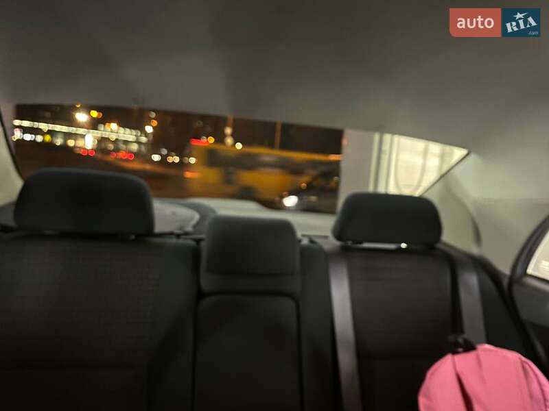 Седан Toyota Corolla 2008 в Киеве