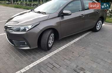 Седан Toyota Corolla 2016 в Черкассах