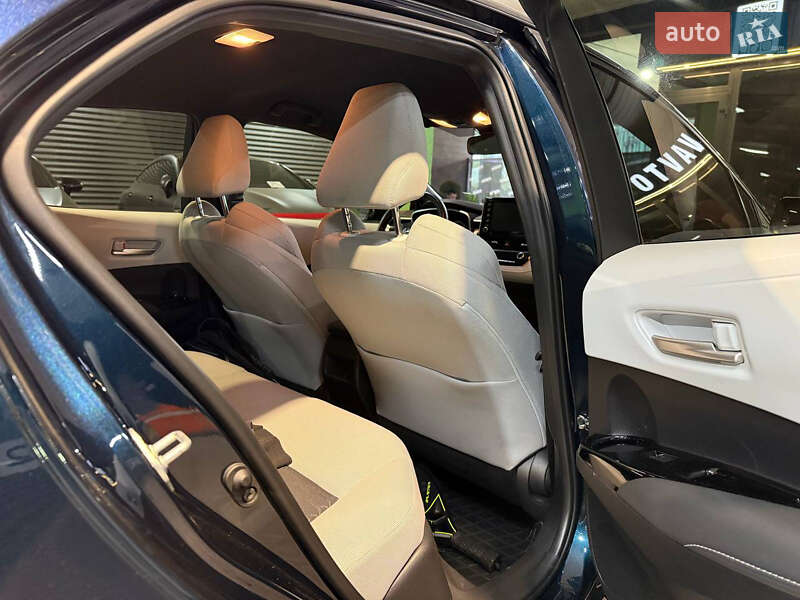 Хэтчбек Toyota Corolla 2021 в Киеве