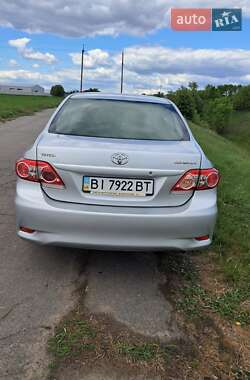 Седан Toyota Corolla 2013 в 