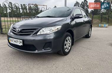 Седан Toyota Corolla 2011 в Киеве