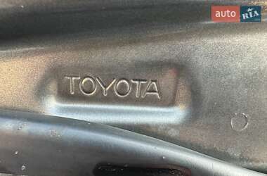 Седан Toyota Corolla 2004 в 