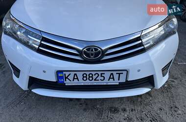 Седан Toyota Corolla 2015 в 