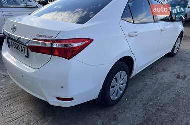Седан Toyota Corolla 2015 в 