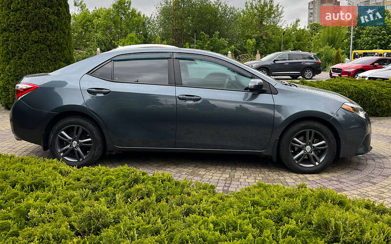 Седан Toyota Corolla 2016 в Львове