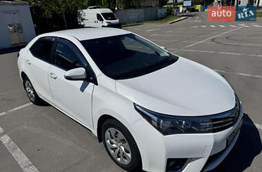 Седан Toyota Corolla 2013 в 