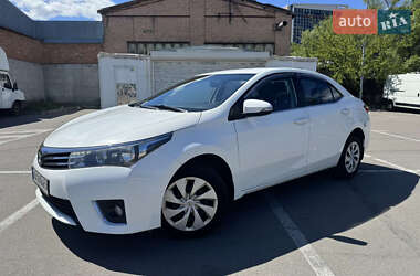 Седан Toyota Corolla 2013 в 