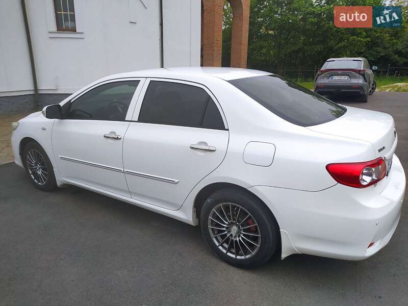 Седан Toyota Corolla 2010 в Києві фото 15 Седан Toyota Corolla 2010 в Києві