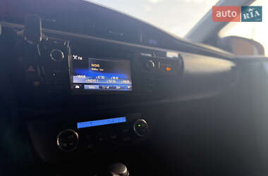 Седан Toyota Corolla 2014 в 